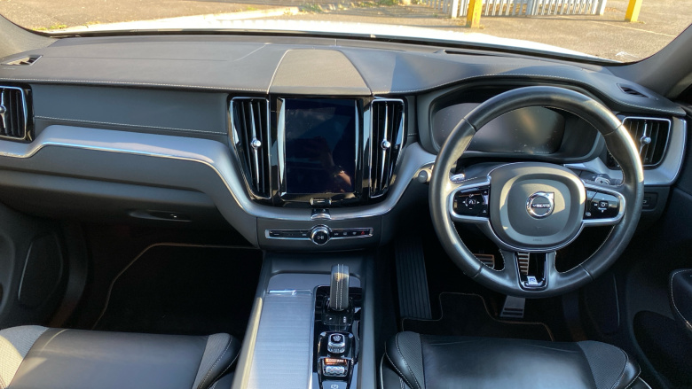 Volvo Xc60 2.0 B4D R DESIGN Pro 5dr AWD Geartronic Diesel Estate